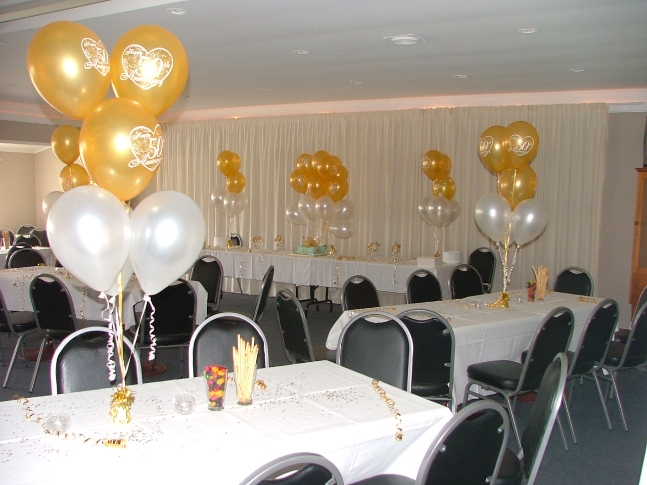 50th anniversary balloon decorations