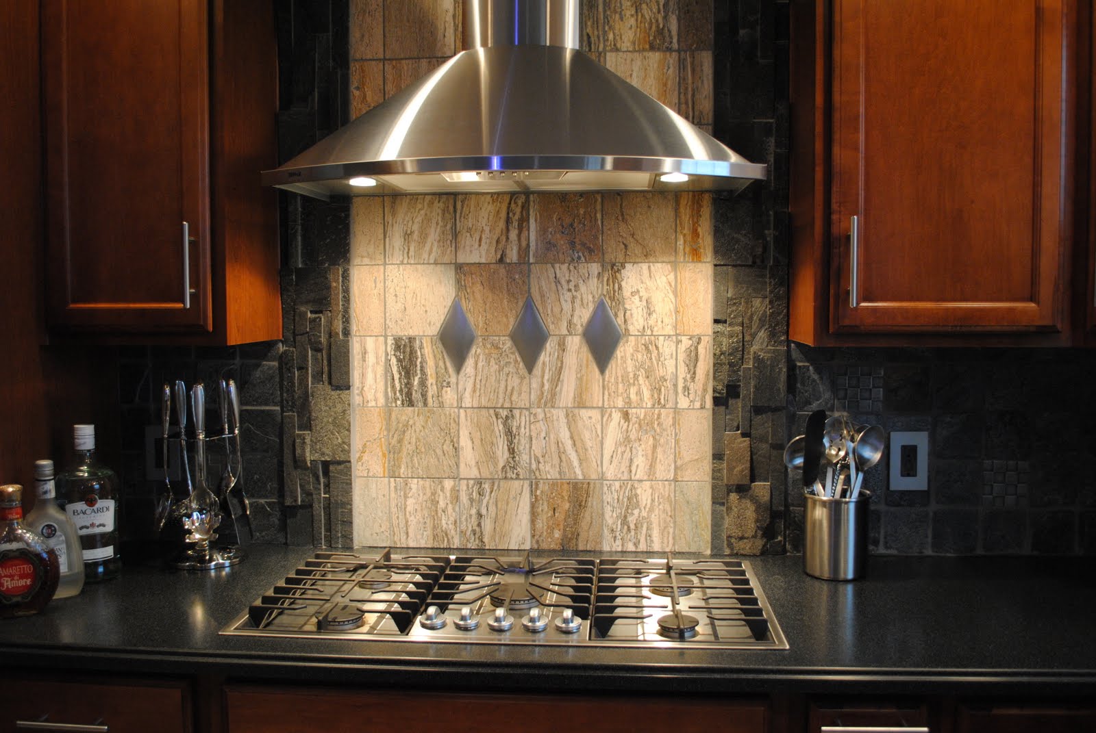 backsplash ideas for antique white kitchen