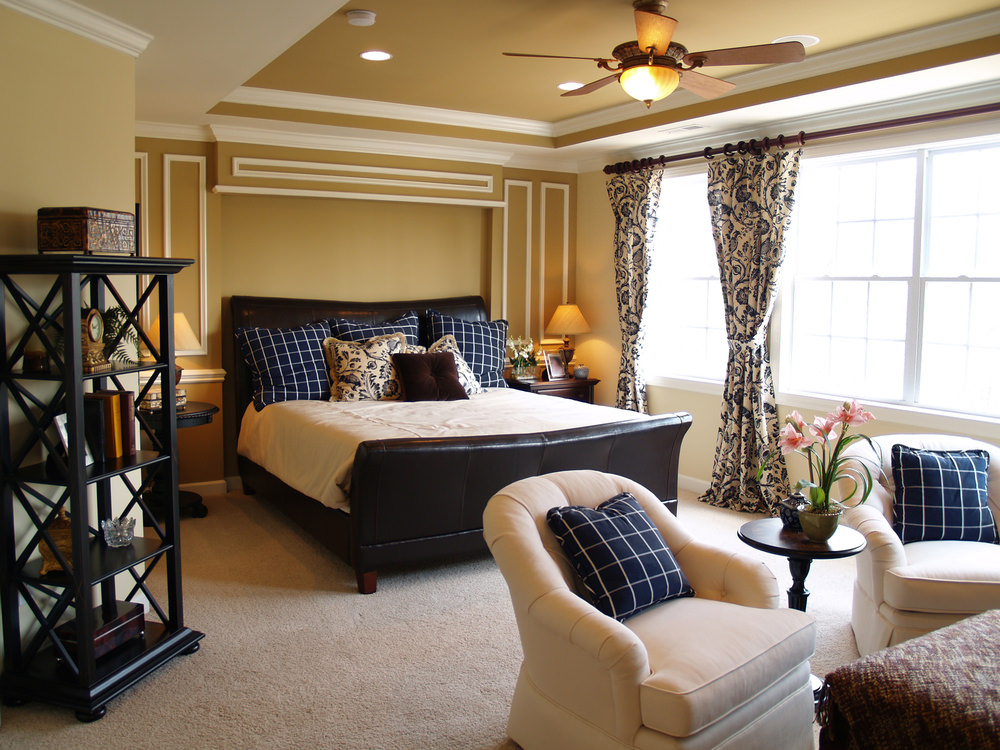 bedroom decorating ideas with sitting area