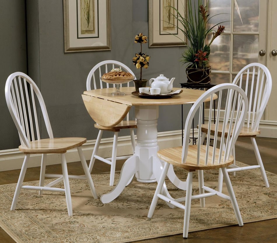 round kitchen table country