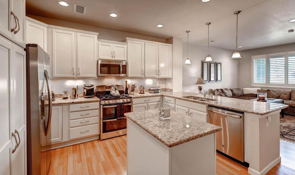 traditional kitchen furniture