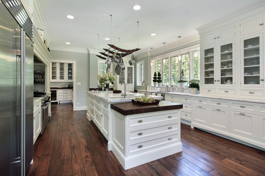 white beautiful kitchens